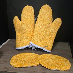 Grandma's Practical 2 Layer Ovenmitts with matching finger mitts, yellow w flowe